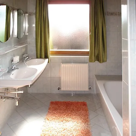 Apartment Haus Geisler 220w *